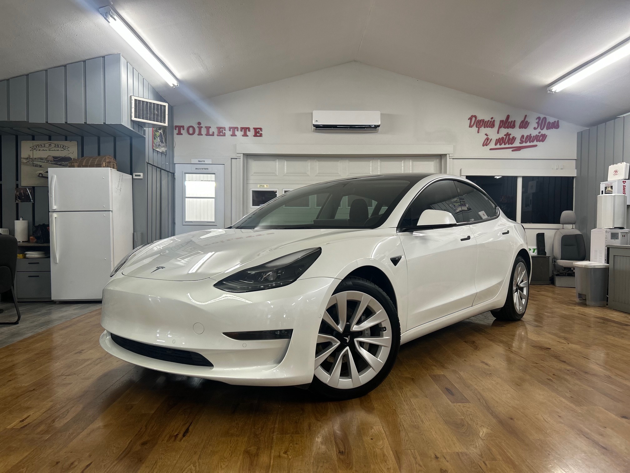 JN auto Tesla Model 3 SR+ RWD 2022 8609188 Image principale
